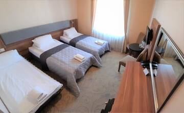 Фото номера Трехместный номер Отель Hotel Komfort г. Krzywaczka 2